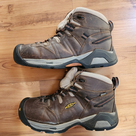 KEEN Men's Brown Hiking Boots - Picture 3 of 13